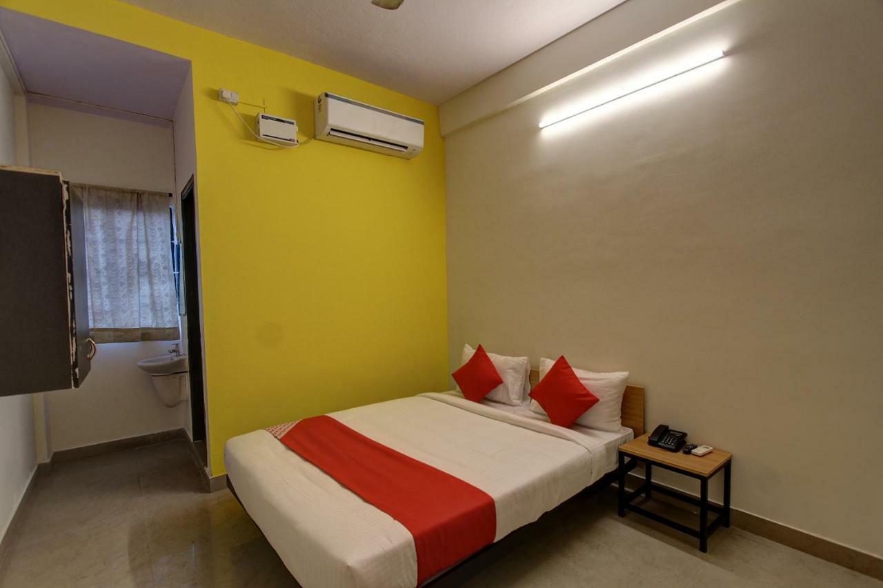 Oyo Flagship 36650 Tristar Inn Коимбатур Номер фото